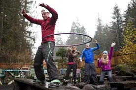 唯品会数据：呼啦圈、俯卧撑板销量翻番，这届男青年健身这样野图片