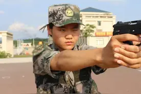 飒！四川女大学生20岁参军成特种兵 如今再回学生赛道继续向前图片