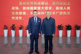 要么不干，干就干到极致！来自中天科技薛济萍、薛驰父子的真诚对话图片