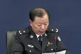 上海发布内环内地面道路外省市号牌小客车时段性限行政策视频封面