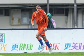 中超进行时：两强相遇“韧”者胜图片