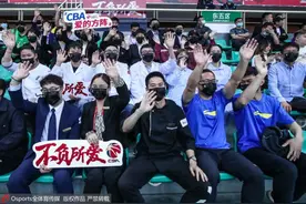 爱的方阵！CBA总决赛致敬后勤保障人员图片