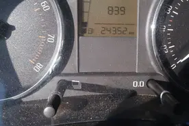 车内饰太脏每次都弄不干净？不精洗，5分钟搞定图片