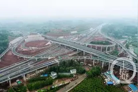 明日上午11点，合安高速公路双江枢纽互通至崇龛川渝界段将正式通车图片