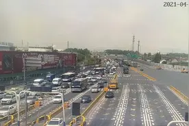 往崇明方向已开始拥堵！上海出城高速迎来高流量...“五一”火爆模式开启，收好避堵指南→图片