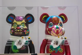 潮玩生意经：一只积木熊倒手赚万元，有商家以潮玩为噱头清库存图片