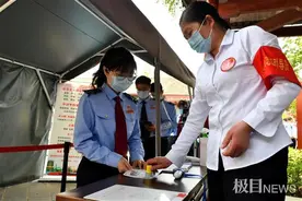 去红色旅游景点打卡，武汉税务党员干部“身临其境”学党史图片