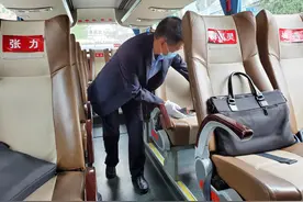 致敬劳动者丨成都客运“老司机”：36年无事故，平安运送每一位旅客图片