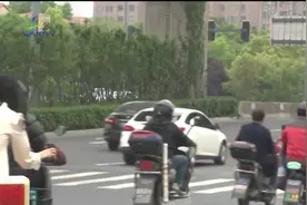 驾乘电动车均应佩戴头盔《上海市非机动车安全管理条例》明起实施视频封面
