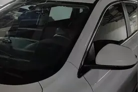 车子还没过关 ETC道杆突降图片