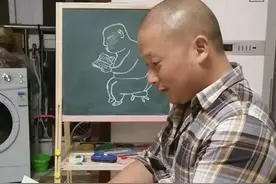 45岁的中年大叔，潜伏在年轻人的“约死群”图片