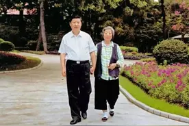 习近平和母亲：两代共产党人的“约定”图片
