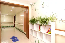 这类肿瘤患者术后放化疗，只需在省人医病房住一周，喝下一杯无色无味的“水”图片