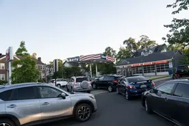 美国民众继续恐慌抢购 华盛顿近九成加油站“无油可加”图片