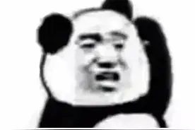 俩醉汉挤出租车副驾驶飙歌拥抱不愿下车，民警：几个菜啊，喝成这样？图片