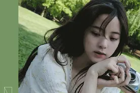 氛围感拍照指南 欧阳娜娜唐艺昕的自然风却比“蜜”甜？图片