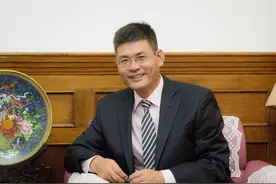 杨优明：关于新冠疫情下国际形势的三点看法图片