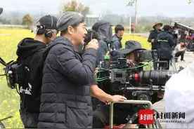 张国立拍戏封路上热搜，网友热议：又一个辛巴？图片