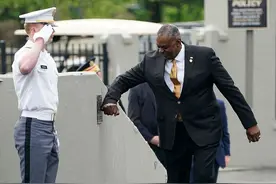 美国西点军校举行毕业典礼 防长奥斯汀出席图片