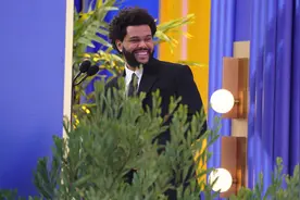 告示牌音乐奖／威肯吐葛莱美鸟气狂拿10项！BTS蝉联五年4奖入袋图片