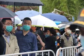 吴老，让我们送您最后一程图片