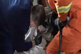 辽宁宝妈接电话，把3岁孩子放洗衣机上…恐怖的一幕发生了图片