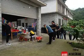 魂归故里！跑圈友人写诗送别黄关军：“放心走吧，去做那个追风少年”图片