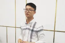 找到了！跳进地铁轨道救起2个月婴儿的年轻小伙原来是他图片