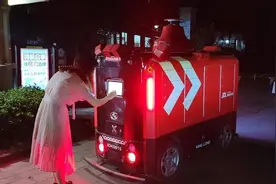 开门红！京东618第一单由智能快递车4分钟送达图片