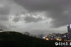 黑云压城，电闪雷鸣！济南遇强对流天气，壹粉直击现场图片