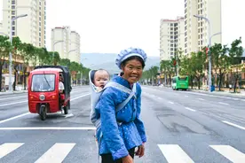 半月谈 丨 4万人，搬出一座“幸福城”：云南昭通做好易地搬迁“后半篇”文章图片