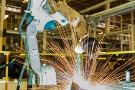 百亿机械龙头股价跑输同行！股东清仓减持获利3亿，还有80亿巨额解禁压顶图片