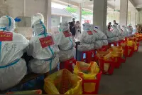 “白衣战士”再出发！光华口腔三百医护驰援白云区核酸检测图片