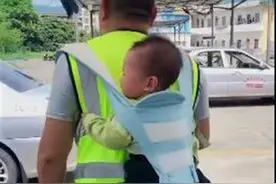 边帮学员带娃边教车，泉州这个教练还为学员做过这些事图片