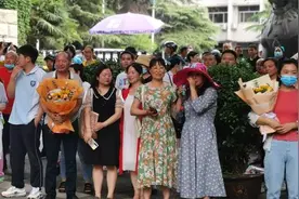 高考落幕梦想启程 看他们洋溢着灿烂的笑容图片