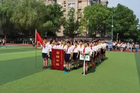 从身边的小事做起 学军小学“雷锋中队”薪火相传37年图片