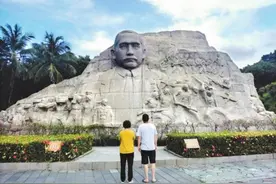 全国最大孙中山石雕在深圳中山公园图片