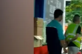 南宁一加油站请比基尼模特“助阵”营销，市场监管局介入调查视频封面