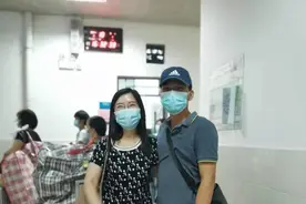 缘分！穿防护服在高风险地区高考监考，竟被高中老师一眼认出图片