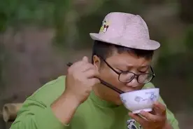 新青年·上封面 | 从两个月收入10元到全网千万粉丝 美食博主米阿米：想用视频记录与爷爷相处的时光图片