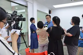 上海高考语文评卷组长：满分作文较往年多，没有零分作文图片