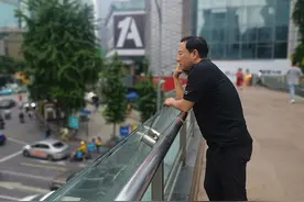 谭乔：半生烟火，待出离图片