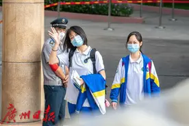 郭阿婆出院，背后是一个“最强天团”图片