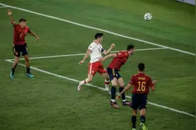 两连平的西班牙队被逼上绝路，末轮唯有取胜才能确保出线图片