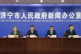 让老人体验“飞”的便捷，山东济宁65岁以上老人可免费乘机，目前已有多人参加图片