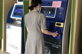 便民利民！公明行政服务大厅可办理异地身份证换领业务图片