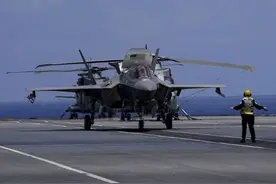 美媒：英军“伊丽莎白女王”号航母参与打击IS任务图片