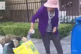 老母亲在小区捡废品，儿子开玛莎拉蒂陪同，后备厢被塞得满满的…图片