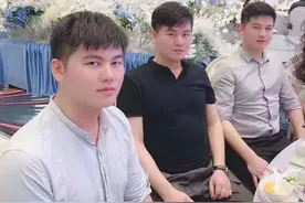 温州这场婚礼爆火！3个新郎一模一样，分不清了图片