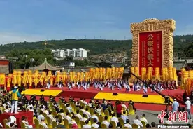 甘肃天水用伏羲文化共筑家园：洒下民族团结“金种子”图片